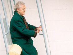 Sitzversuch Stehsitz