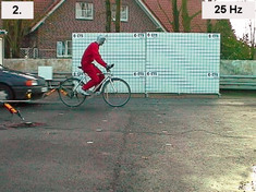 Crashtest-Sequenz Pkw-Fahrradfahrer-Kollision