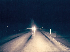 Abblendlicht: Lkw-Auflieger nicht erkennbar