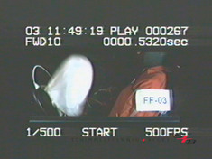 Hochgeschwindigkeitsaufnahmen einer Airbagentfaltung