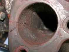 Gerissener Auspuffkr�mmer