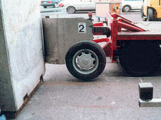 Crashversuch mit Frontdeflektor