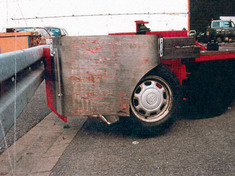 Kollisionsspuren am Frontdeflektor