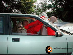 Crashversuch mit nicht angeschnalltem Dummy